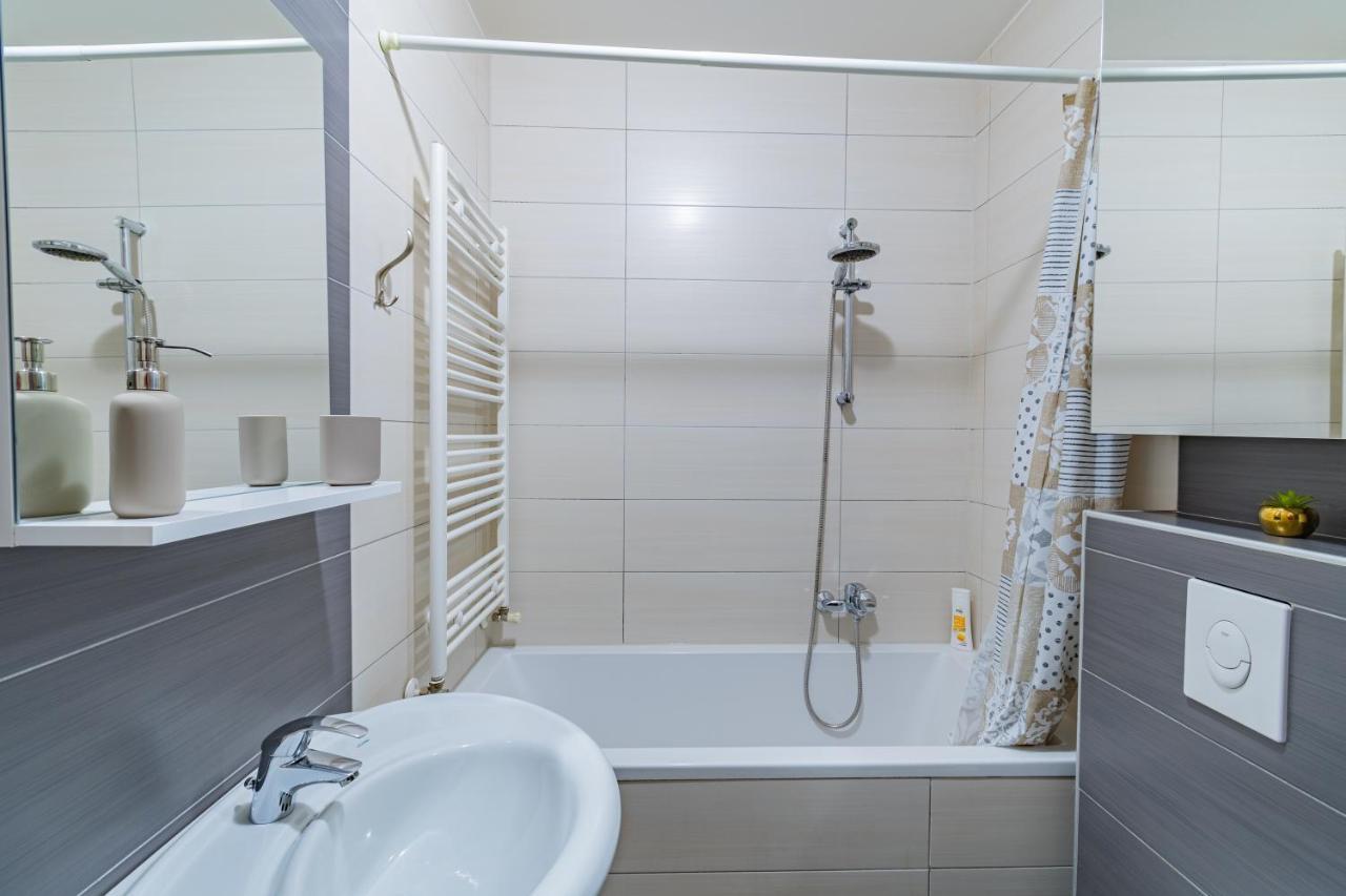 Flexible Selfcheckins 30 - Zagreb - Garage - Electric Vehicle Ccharger - Big Loggia - New - Apartments Repinc 30 מראה חיצוני תמונה